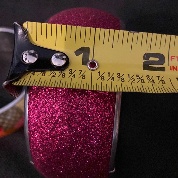 Vintage lot of 2 hot pink sparkles & multi metal Bracelet/bangles - Picture 10 of 10